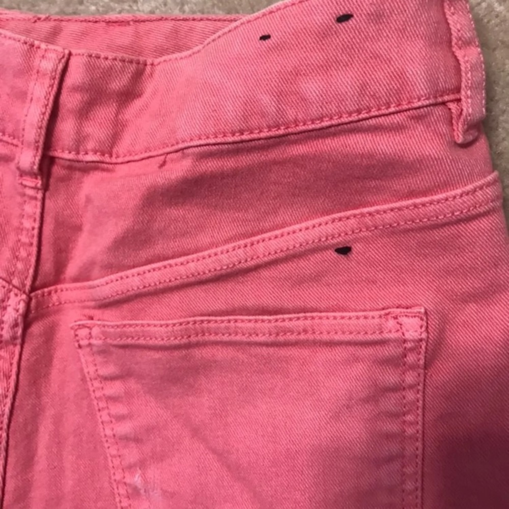 Shorts - Picture 8 of 8